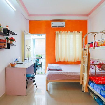 Color House Hostel Ho Chi Minh City Exterior photo