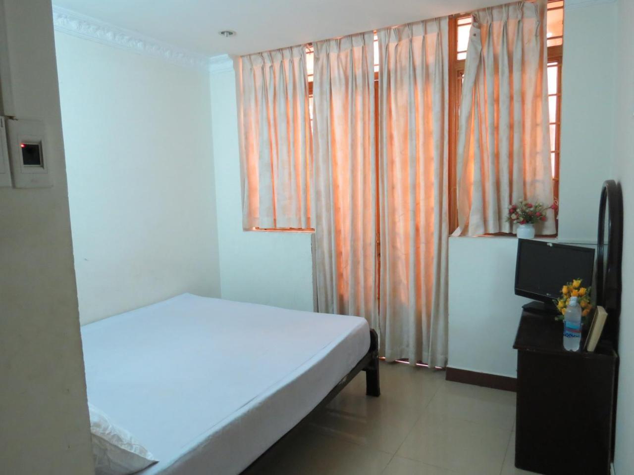 Color House Hostel Ho Chi Minh City Exterior photo